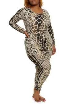 Plus Size Giraffe Print Pajama Top And Pants Set