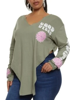 Plus Size Good Vibes Hanky Hem Graphic Tee