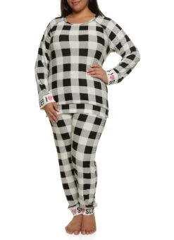 Plus Size Buffalo Plaid Graphic Cuff Pajama Top And Pants